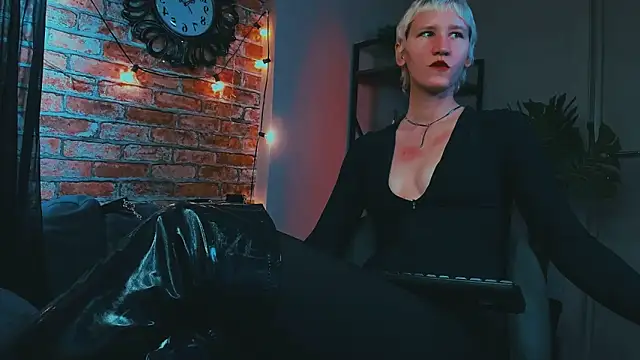 Kim Waite online show from October 2025 01:45:02 PM