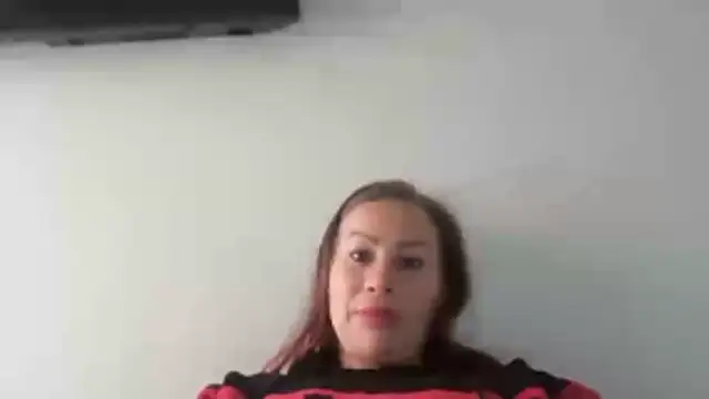 LaraCaliente online show from April 2026 09:37:02 PM