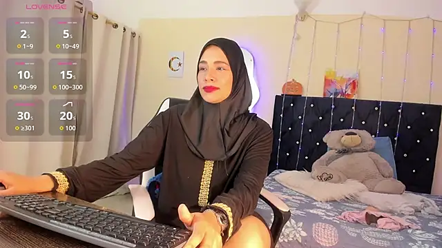 Snapshot of ShanaJamil chatting on April 2026 12:07:01 PM ShanaJamil online show from April 2026 12:07:01 PM