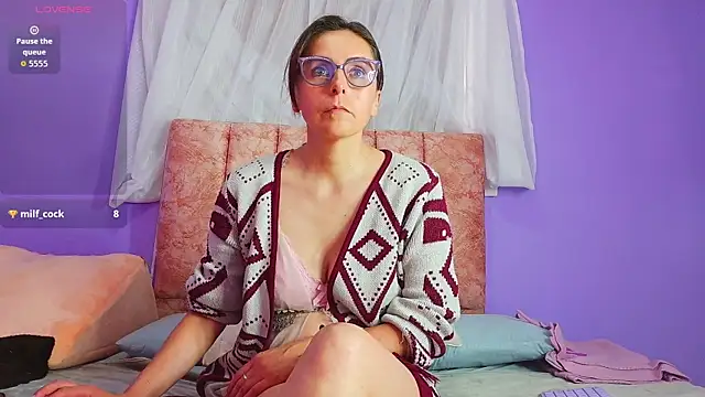Snapshot of Ava_Raye chatting on July 2026 06:47:02 PM Ava Raye online show from July 2026 06:47:02 PM