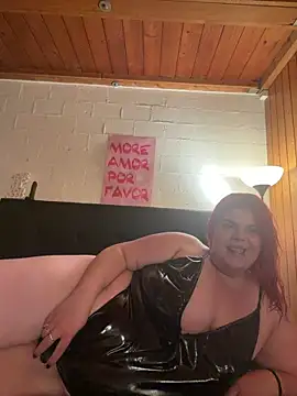 Snapshot of rosebratcat__ chatting on June 2026 08:00:02 PM rosebratcat online show from June 2026 08:00:02 PM