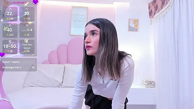 Snapshot of petite_isabella chatting on September 2025 12:21:02 AM petite isabella online show from September 2025 12:21:02 AM