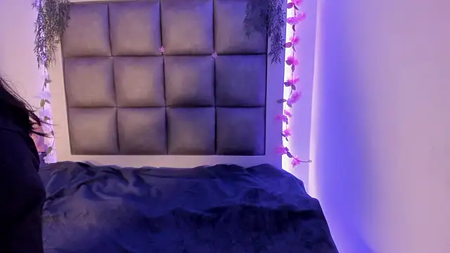 abbiecollins js online show from February 2026 04:05:02 AM