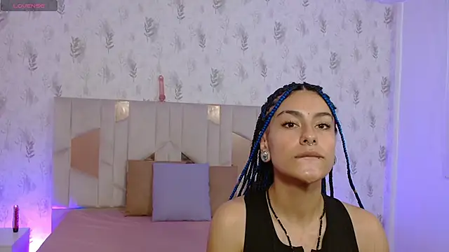 DAKOTA TAY1 online show from October 2025 11:42:02 AM