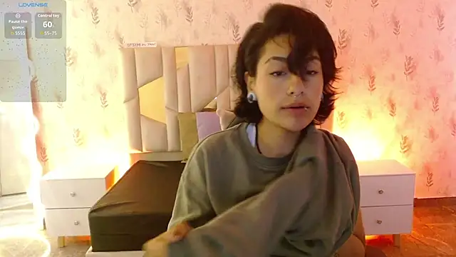 DAKOTA TAY1 online show from November 2025 11:43:02 AM