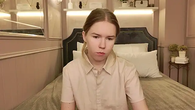 Alida Brice online show from December 2025 05:35:01 AM