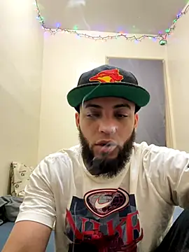 LeoPR00 online show from December 2025 01:33:01 AM