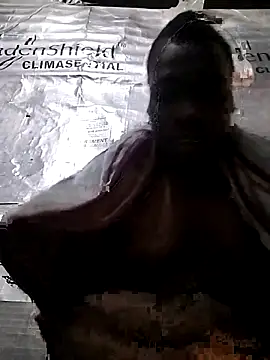 Snapshot of Msoon001 chatting on October 2025 04:07:01 AM Msoon001 online show from October 2025 04:07:01 AM