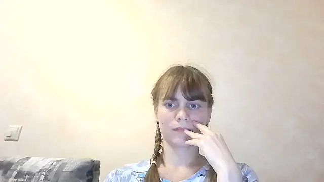 Snapshot of Loriven chatting on September 2025 07:39:02 PM Loriven online show from September 2025 07:39:02 PM