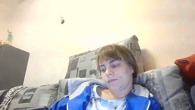 Snapshot of Loriven chatting on October 2025 07:22:02 PM Loriven online show from October 2025 07:22:02 PM