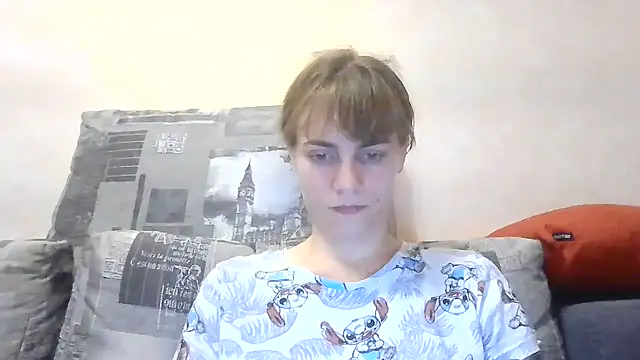 Snapshot of Loriven chatting on October 2025 07:22:01 PM Loriven online show from October 2025 07:22:01 PM