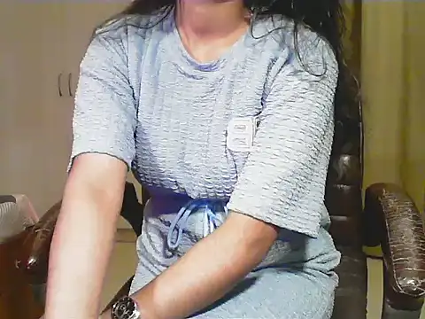 short girl  online show from January 2026 04:45:02 PM