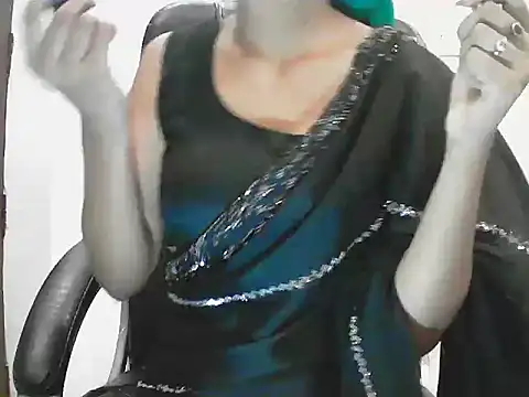 Snapshot of short_girl_ chatting on June 2026 06:11:02 PM short girl online show from June 2026 06:11:02 PM