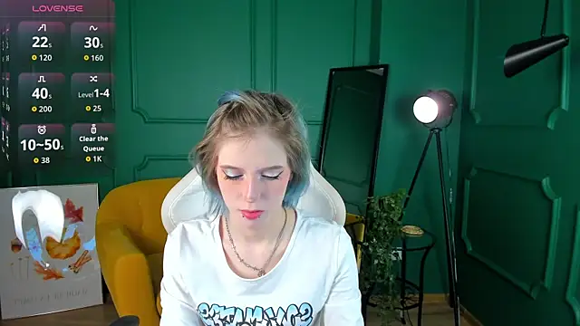 MorgyAsuna  online show from October 2025 01:33:02 PM