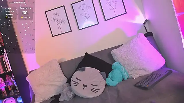 Snapshot of dreamdanna chatting on February 2026 02:04:02 PM dreamdanna online show from February 2026 02:04:02 PM