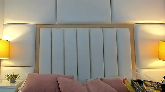 LaylaaDoll online show from December 2025 06:37:02 PM