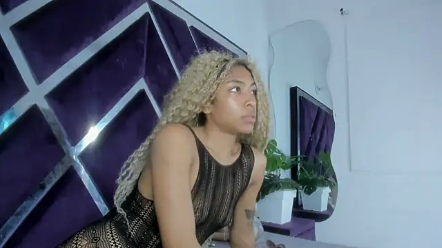 angelkyraasm online show from January 2026 12:42:02 PM