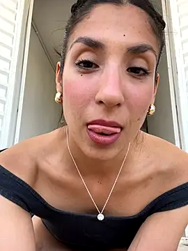 MaddyX   online show from November 2025 08:09:01 PM