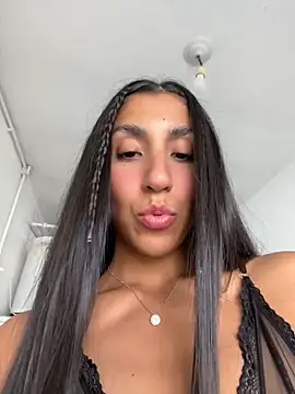 MaddyX   online show from April 2026 07:08:01 PM