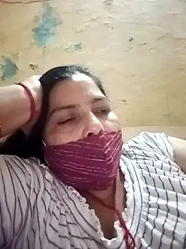 Love-890 online show from September 2025 12:40:01 PM