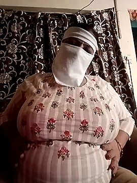 Love-890 online show from November 2025 10:39:02 AM