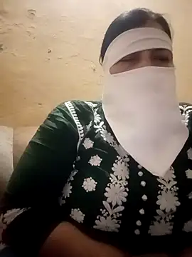 Love-890 online show from November 2025 01:19:01 AM