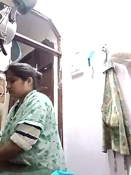 aliya-jaan71 online show from November 2025 05:24:01 PM