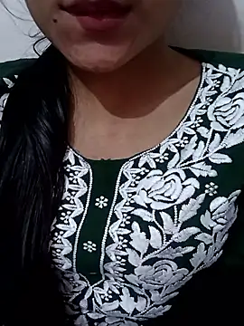 Snapshot of Miss_linaa chatting on November 2025 10:26:01 AM Miss linaa online show from November 2025 10:26:01 AM