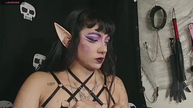 agathaaiko6 online show from October 2025 01:35:01 AM