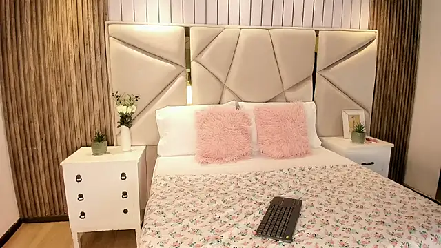 Maddy XOXO HOT online show from September 2025 08:25:01 PM