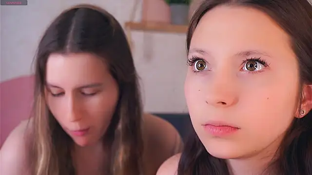 GabrielleLynchard online show from December 2025 07:41:01 PM