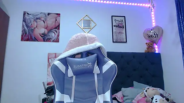 Snapshot of KENYEVANS chatting on February 2026 01:02:02 AM KENYEVANS online show from February 2026 01:02:02 AM