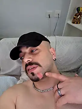 Uzunaletli35 online show from May 2026 02:11:01 PM