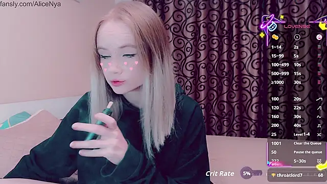 Snapshot of AliceNya_cute chatting on October 2025 04:53:01 AM AliceNya cute online show from October 2025 04:53:01 AM