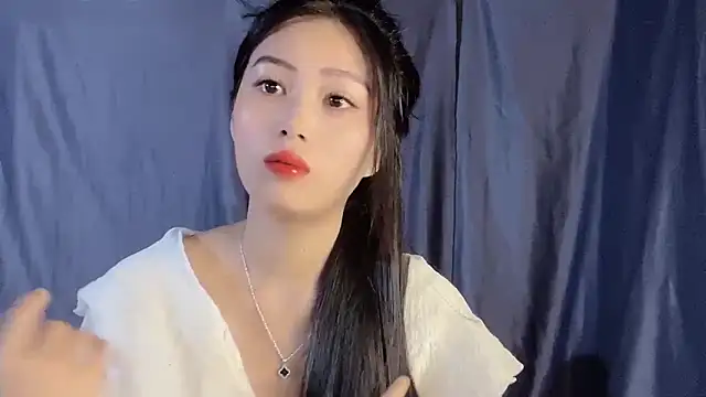 Snapshot of Lyly4757 chatting on September 2025 10:57:01 PM Lyly4757 online show from September 2025 10:57:01 PM