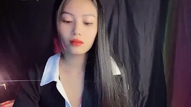 Snapshot of Lyly4757 chatting on October 2025 11:03:02 PM Lyly4757 online show from October 2025 11:03:02 PM