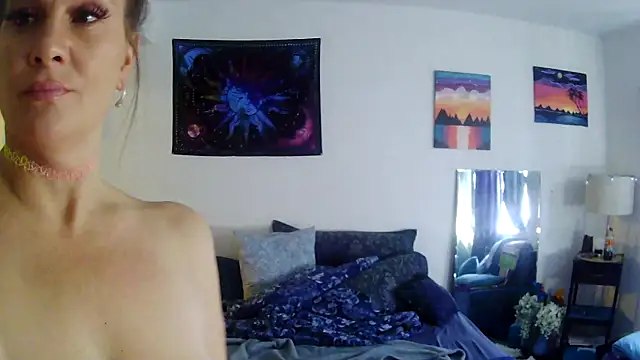 Ariasweetaspie online show from November 2025 07:36:02 PM