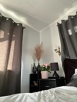 ZoeyJohnson online show from October 2025 07:12:01 PM