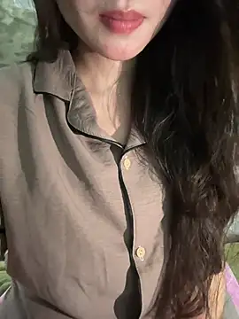 Snapshot of Bella_sexy98 chatting on June 2026 06:52:02 AM Bella sexy98 online show from June 2026 06:52:02 AM