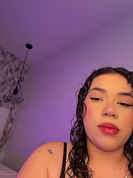 krisstenSantos online show from April 2026 01:44:02 PM