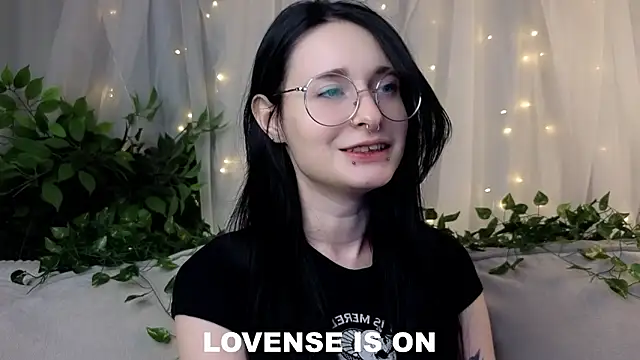 Snapshot of DarcyAspacio chatting on February 2026 11:38:02 AM DarcyAspacio online show from February 2026 11:38:02 AM