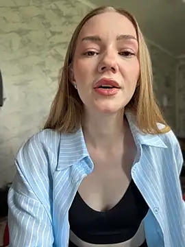 Snapshot of MilaMoone chatting on May 2026 12:14:02 PM MilaMoone online show from May 2026 12:14:02 PM
