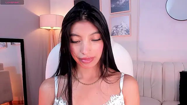 Tiffany Low online show from February 2026 01:23:02 PM