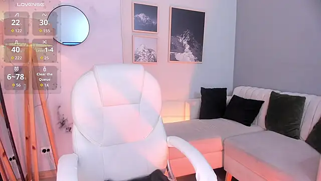 Tiffany Low online show from March 2026 02:43:01 PM