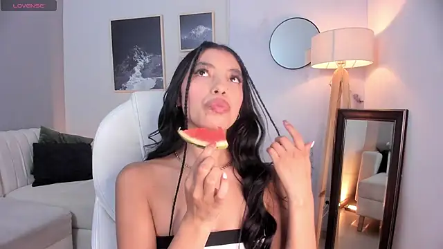 Tiffany Low online show from April 2026 03:31:02 PM