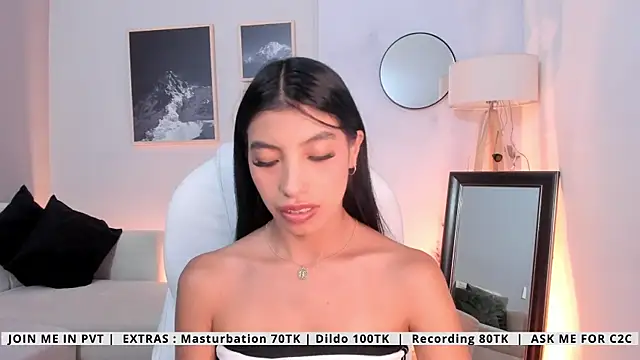 Snapshot of Tiffany_Low chatting on May 2026 05:07:02 PM Tiffany Low online show from May 2026 05:07:02 PM