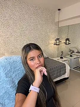 Snapshot of EMILIIA_RICHTER__ chatting on November 2025 07:34:02 PM EMILIIA RICHTER online show from November 2025 07:34:02 PM