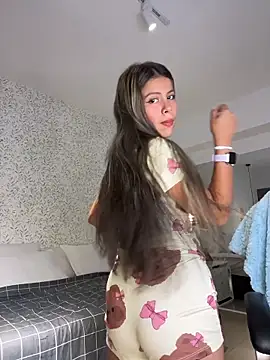 Snapshot of EMILIIA_RICHTER__ chatting on December 2025 11:37:01 AM EMILIIA RICHTER online show from December 2025 11:37:01 AM