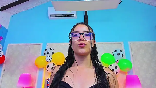 Snapshot of SamyySwet chatting on June 2026 08:21:01 PM SamyySwet online show from June 2026 08:21:01 PM