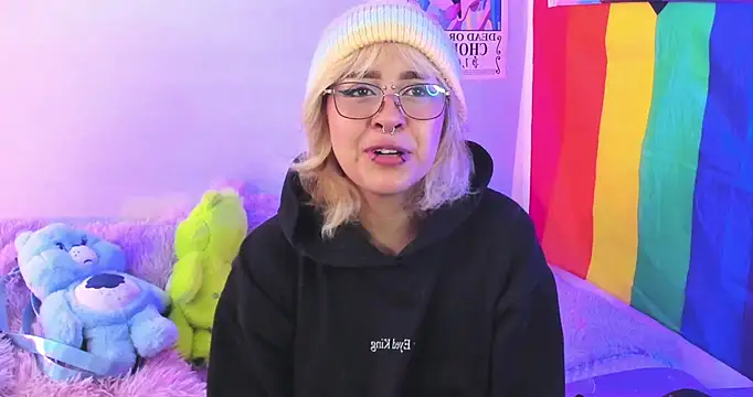 NekoWaifu online show from November 2025 01:23:01 PM